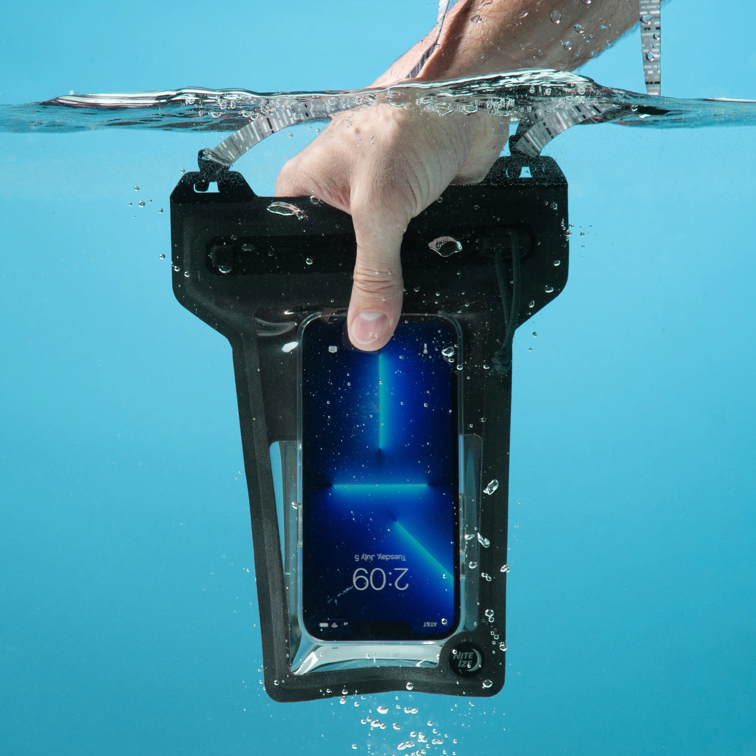 Nite Ize Runoff Waterproof Phone Pouch With Lanyard And Tru Zipper